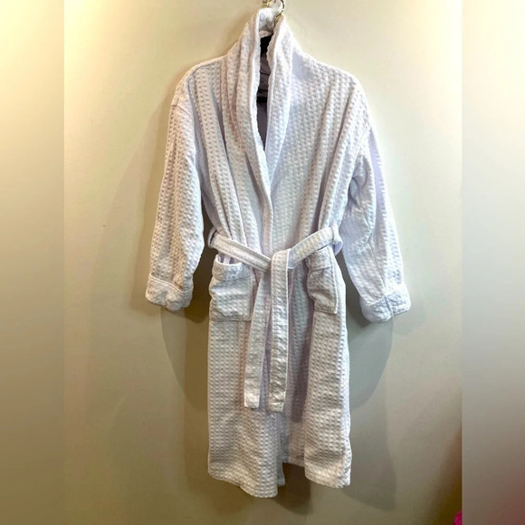 LA VIE EN ROSE Sz M Hotel Collection Belted Luxurious Waffle  Terry Spa Robe - Picture 2 of 10